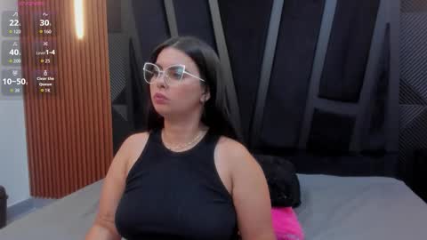 VALKA ROSS online show from December 17, 2025, 11:33 pm