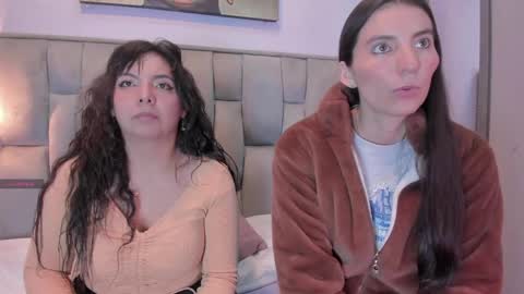 Snapshot of valkiria_and_dione chatting on May 28, 2026, 1:30 pm Valkiria and Dione online show from May 28, 2026, 1:30 pm