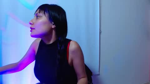 valkiry_ online show from December 3, 2025, 11:03 pm