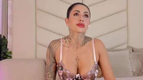 Snapshot of valky_bes chatting on May 28, 2026, 11:13 pm ValkyBes online show from May 28, 2026, 11:13 pm