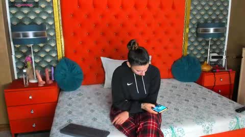 Snapshot of valleriejonnes chatting on May 28, 2026, 2:25 pm Valerie Val V online show from May 28, 2026, 2:25 pm