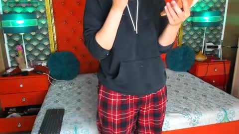 Snapshot of valleriejonnes chatting on May 29, 2026, 12:58 pm Valerie Val V online show from May 29, 2026, 12:58 pm