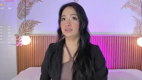 valleriie_ online show from June 21, 2026, 3:47 pm