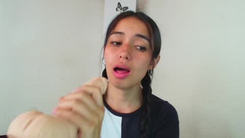 Snapshot of vallery_evanss chatting on December 11, 2024, 4:31 pm Taty independent account online show from December 11, 2024, 4:31 pm