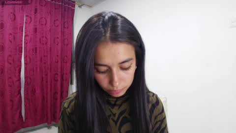 Snapshot of vallery_evanss chatting on March 1, 2025, 1:22 am Taty independent account online show from March 1, 2025, 1:22 am