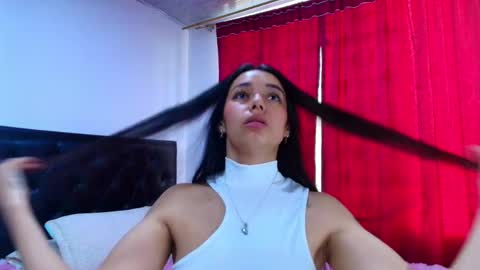 Snapshot of vallery_evanss chatting on October 23, 2025, 9:35 pm Taty independent account online show from October 23, 2025, 9:35 pm