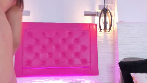 Snapshot of valloletsamar chatting on January 31, 2025, 2:39 pm Vallolet Peach online show from January 31, 2025, 2:39 pm