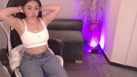 vallolett__ online show from November 20, 2025, 6:51 pm