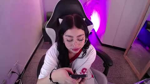 vallolett__ online show from February 4, 2026, 8:03 pm