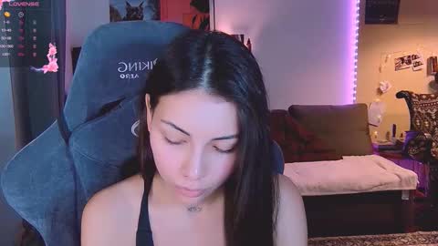 Little Devil online show from November 4, 2025, 4:06 pm