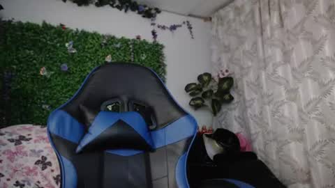 valquiria_sirgun online show from June 24, 2026, 9:52 am