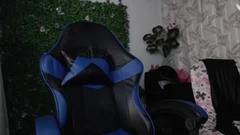 valquiria_sirgun online show from July 2, 2026, 9:37 am