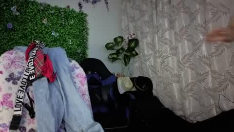 valquiria_sirgun online show from July 22, 2026, 9:23 am