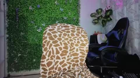 valquiria_sirgun online show from July 28, 2026, 11:17 am