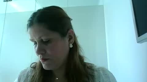 Snapshot of valu2208 chatting on October 2, 2025, 5:53 pm valu2208 online show from October 2, 2025, 5:53 pm