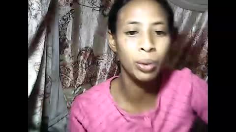 Snapshot of valysexyhot chatting on May 6, 2026, 5:35 am valysexyhot online show from May 6, 2026, 5:35 am