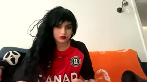 Snapshot of vampgatita chatting on June 21, 2026, 10:23 pm vampgatita online show from June 21, 2026, 10:23 pm