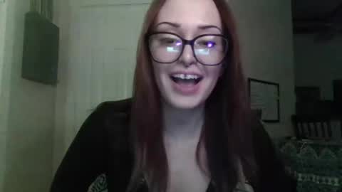 Snapshot of vampirepuppy chatting on December 22, 2025, 5:37 am vampirepuppy online show from December 22, 2025, 5:37 am