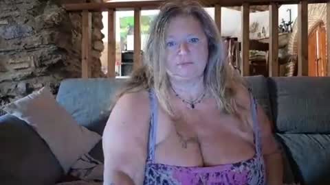 vampwoman online show from September 23, 2025, 1:03 pm