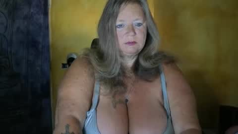 vampwoman online show from May 5, 2026, 7:16 am