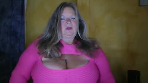 vampwoman online show from May 13, 2026, 7:28 am