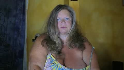 vampwoman online show from May 14, 2026, 7:26 am