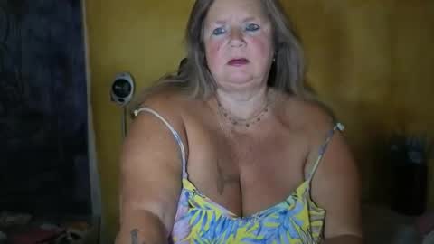 vampwoman online show from June 9, 2026, 7:09 am