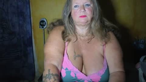 vampwoman online show from June 30, 2026, 4:57 am