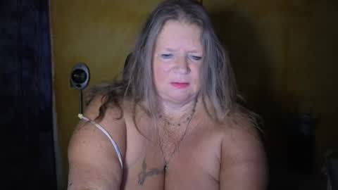 vampwoman online show from July 7, 2026, 5:10 am