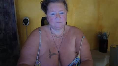 vampwoman online show from July 23, 2026, 7:17 am