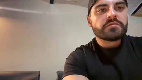 Snapshot of vampz888 chatting on February 4, 2025, 3:22 am HUNG LATINO 888 bigcock fit athletic latino online show from February 4, 2025, 3:22 am