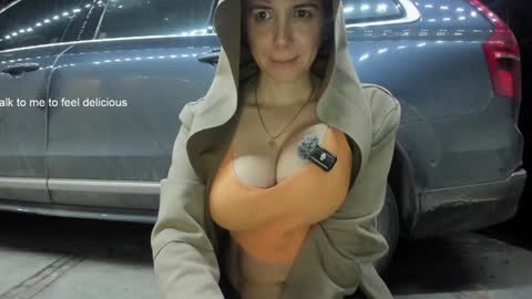 vanessa online show from March 9, 2025, 12:53 am