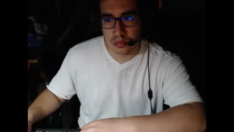 Snapshot of vancoserx111 chatting on May 7, 2026, 2:06 am vancoserx111 online show from May 7, 2026, 2:06 am