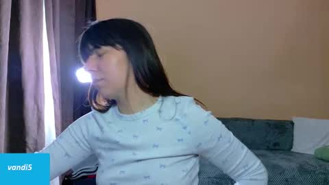 Snapshot of vandifive chatting on March 6, 2026, 10:17 pm Vandi online show from March 6, 2026, 10:17 pm