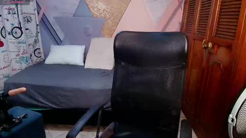 vane_latin18 online show from May 2, 2026, 7:19 pm