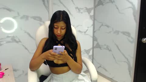 Snapshot of vanelin18 chatting on January 10, 2025, 11:50 pm Vane online show from January 10, 2025, 11:50 pm