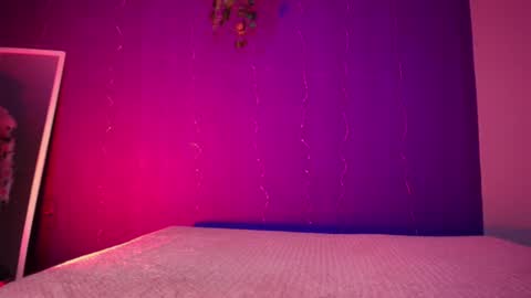 Snapshot of vanelope11 chatting on November 20, 2025, 7:13 pm Vanelope online show from November 20, 2025, 7:13 pm