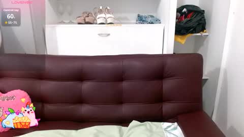 Snapshot of vanesa_19_ chatting on October 11, 2025, 1:42 pm VANESA online show from October 11, 2025, 1:42 pm