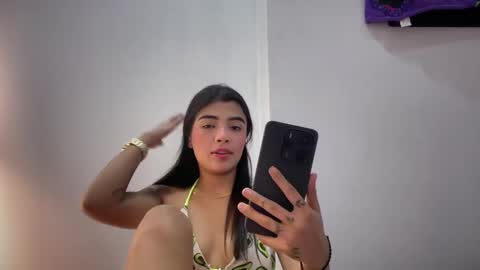 Snapshot of vanesa_castillo chatting on December 18, 2025, 6:41 am vanessa online show from December 18, 2025, 6:41 am