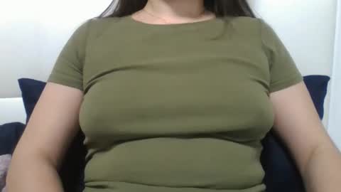 VanesaJewel online show from November 3, 2025, 9:59 pm