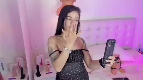 Snapshot of vanessa_cruz_18 chatting on July 22, 2026, 10:56 pm Vane online show from July 22, 2026, 10:56 pm