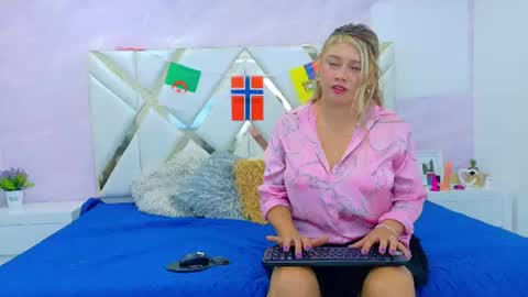 Snapshot of vanessa_duartee chatting on June 23, 2026, 7:12 pm Vanessa online show from June 23, 2026, 7:12 pm