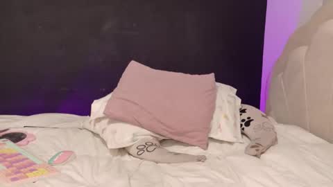 Vanessa online show from March 16, 2026, 4:07 am