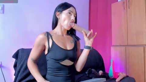 Snapshot of vanessa_gonzaless chatting on November 24, 2025, 4:07 pm Vanessa online show from November 24, 2025, 4:07 pm