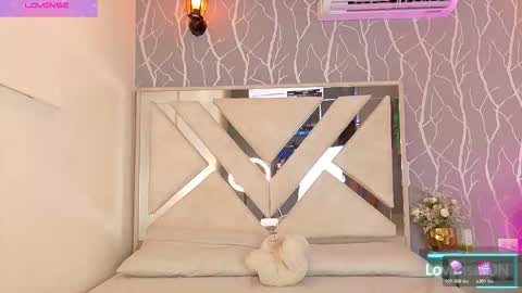    online show from November 19, 2025, 12:27 pm