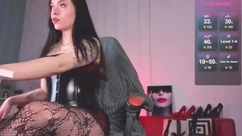 Snapshot of vanessa_ives chatting on September 28, 2025, 8:25 pm Vanessa online show from September 28, 2025, 8:25 pm