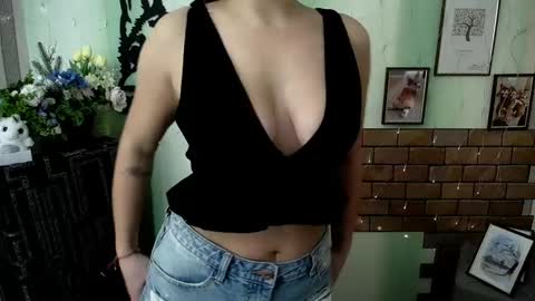 Vanessa online show from February 12, 2025, 6:08 am