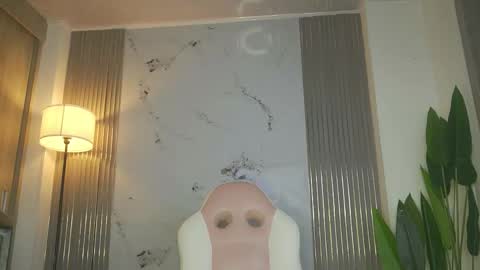 Vanessa Novvoa online show from November 6, 2025, 11:15 pm