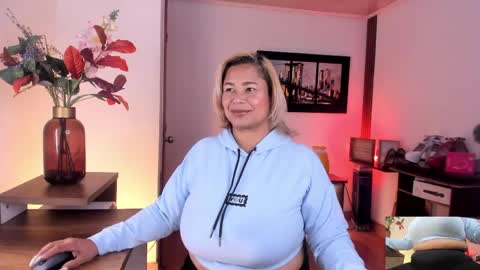 Snapshot of vanessa_sterling chatting on June 2, 2026, 5:48 pm vanessa_sterling online show from June 2, 2026, 5:48 pm