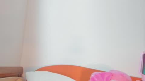 vanessaadol online show from December 18, 2024, 9:58 am